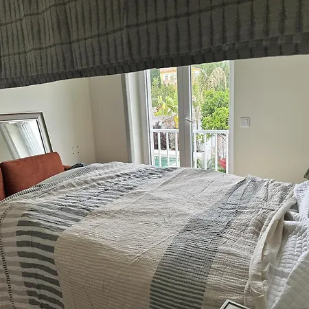 Sunshine Sleeps 6 Parking Azeitao