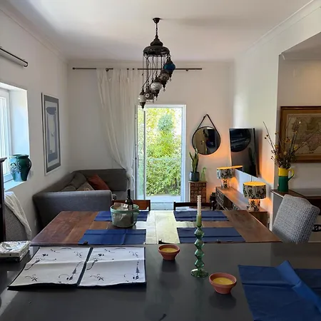 Sunshine Sleeps 6 Parking